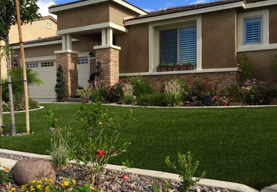 A Guide to Building a Backyard Putting Green on Concrete Surface