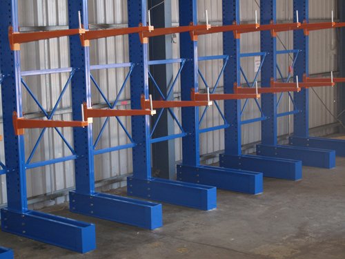 Expert assistance to procure & install the cantilever racking in your warehousing project