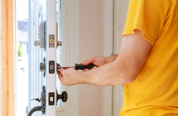 Why You Need An Expert Locksmith That Never Disappoints You Or Traverses Your Mind