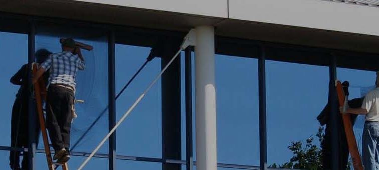 The Role of High-Rise Window Cleaning in Skyscraper Maintenance