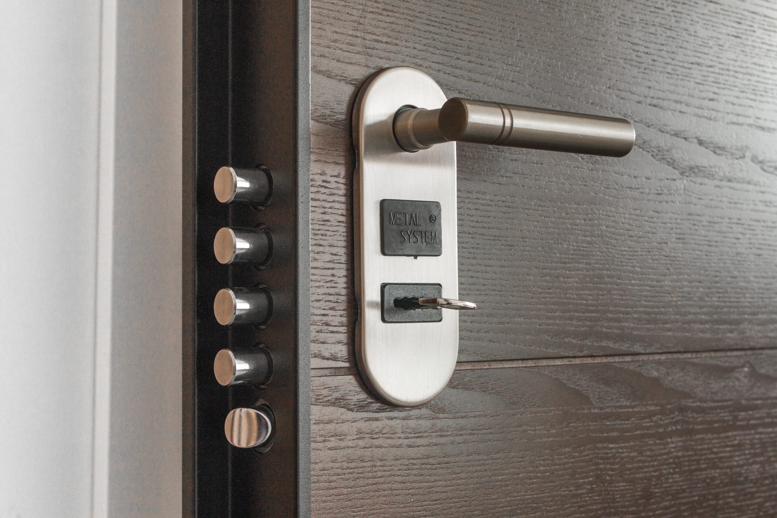 Unlocking the Debate: Smart vs. Traditional Locks in Business